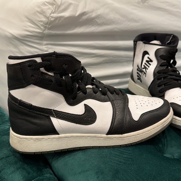 women’s nike jordan high top size 8.5 W - Picture 2 of 3